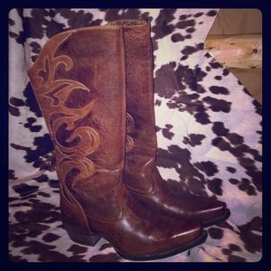 Presidents’ Day sale! Like new Ariat boots